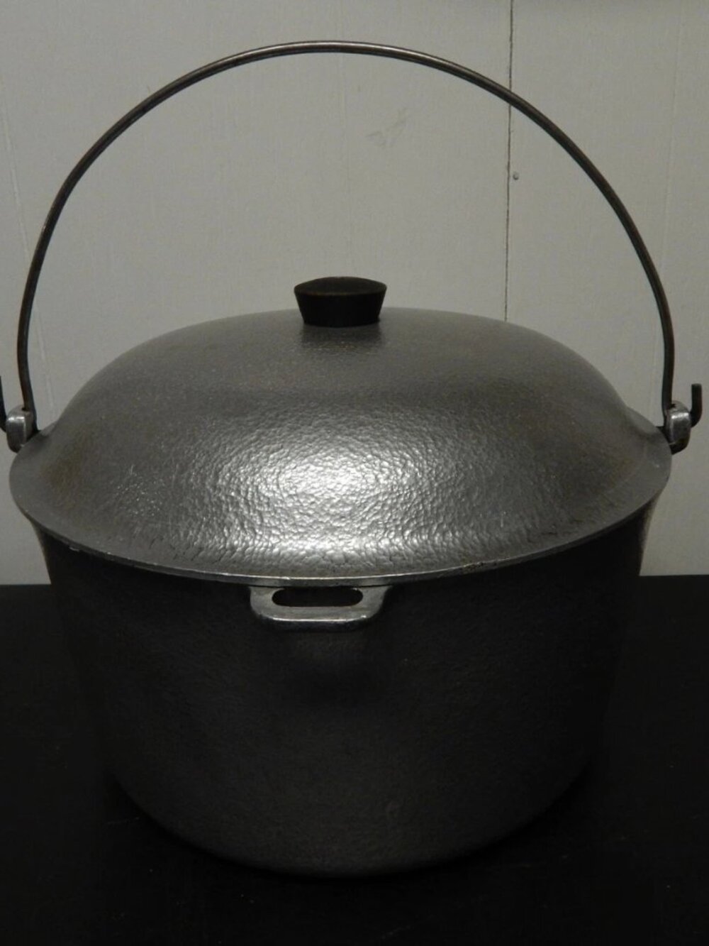 Vintage Club Aluminum Hammercraft 4.5 quart Hammered Finish Dutch Oven w/Lid ***